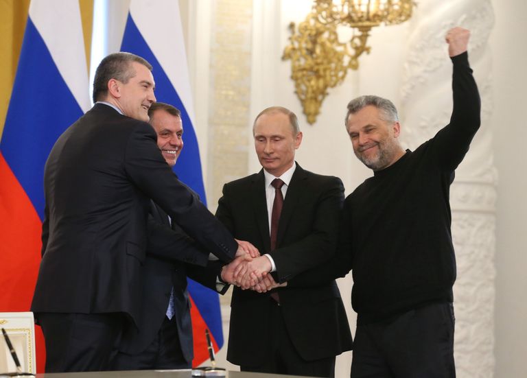Подписание Договора между РФ и Республикой Крым о принятии в РФ Республики Крым и образовании в составе РФ новых субъектов. Подписание Договора между РФ и Республикой Крым о принятии в РФ Республики Крым и образовании в составе РФ новых субъектов.