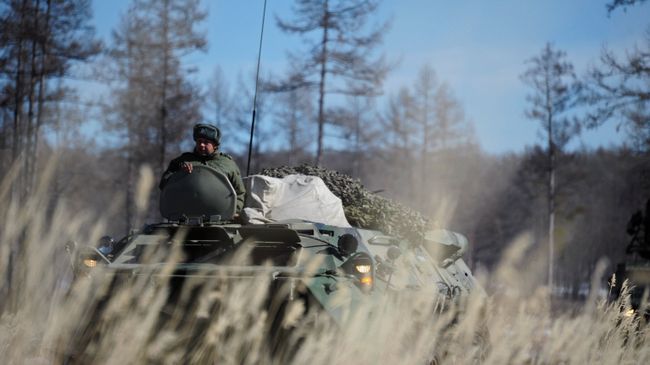 Военнослужащий на учениях войск противовоздушной обороны Восточного военного округа в Бурятии Военнослужащий на учениях войск противовоздушной обороны Восточного военного округа в Бурятии