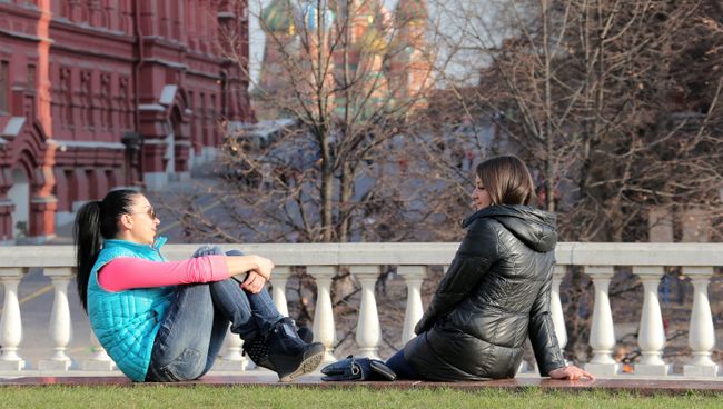 Теплая погода в Москве. Архивное фото Теплая погода в Москве. Архивное фото