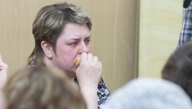 Анна Апатченко на суде над Николаем Ковалевичем, предполагаемым убийцей ее дочери, фото с места событий Анна Апатченко на суде над Николаем Ковалевичем, предполагаемым убийцей ее дочери, фото с места событий