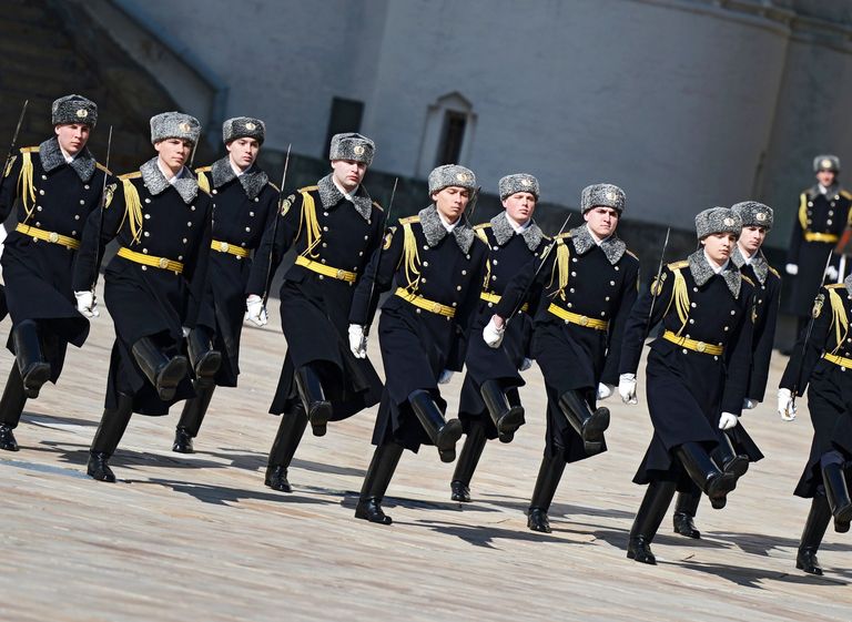 Церемония развода пеших и конных караулов Президентского полка