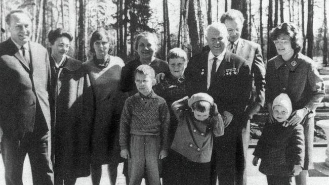 Семейный снимок семьи Никиты Сергеевича Хрущева, 1963 год