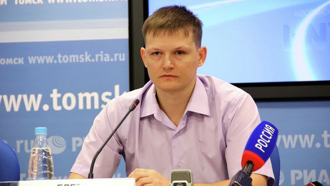 Председатель регионального совета томского регионального отделения общероссийского общественного движения Поисковое движение России Максим Елезов, событийное фото Председатель регионального совета томского регионального отделения общероссийского общественного движения Поисковое движение России Максим Елезов, событийное фото