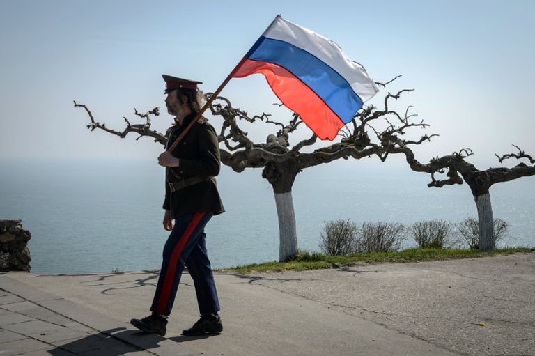 Водружение флага на гору Митридат в Керчи
