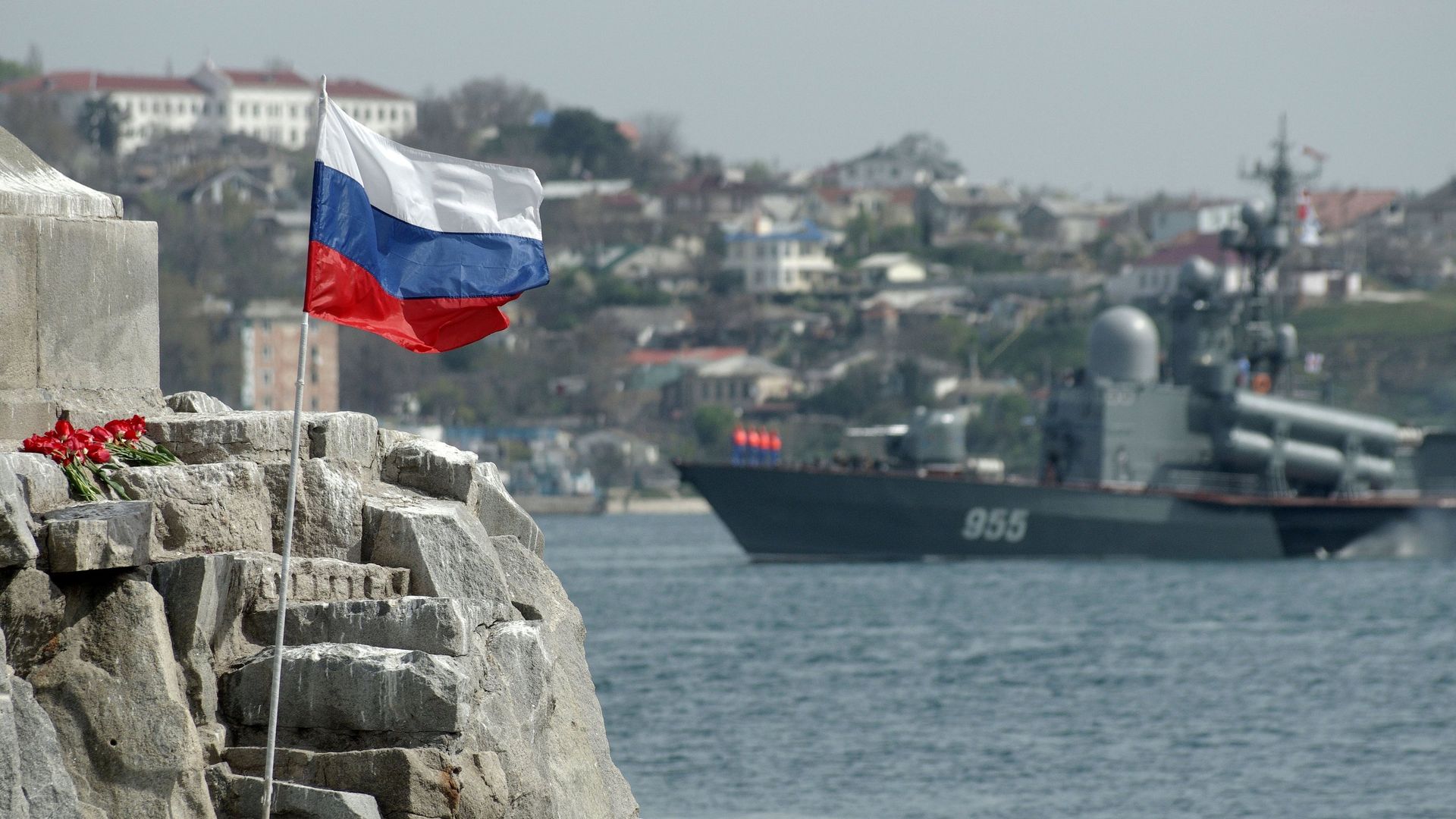 Фрагмент памятника затопленным кораблям в Севастополе Фрагмент памятника затопленным кораблям в Севастополе - РИА Новости, 1920, 04.09.2026