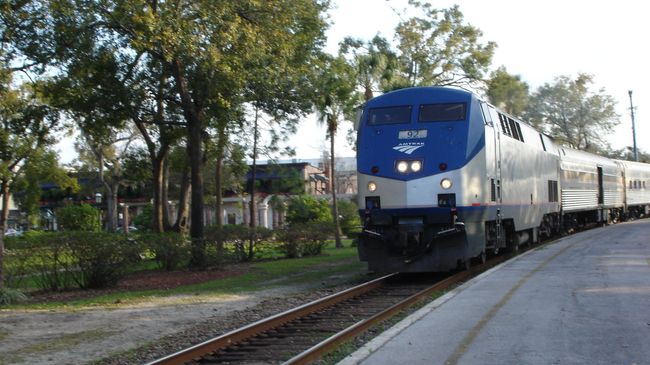 Поезд железнодорожной компании Amtrak. Архивное фото Поезд железнодорожной компании Amtrak. Архивное фото