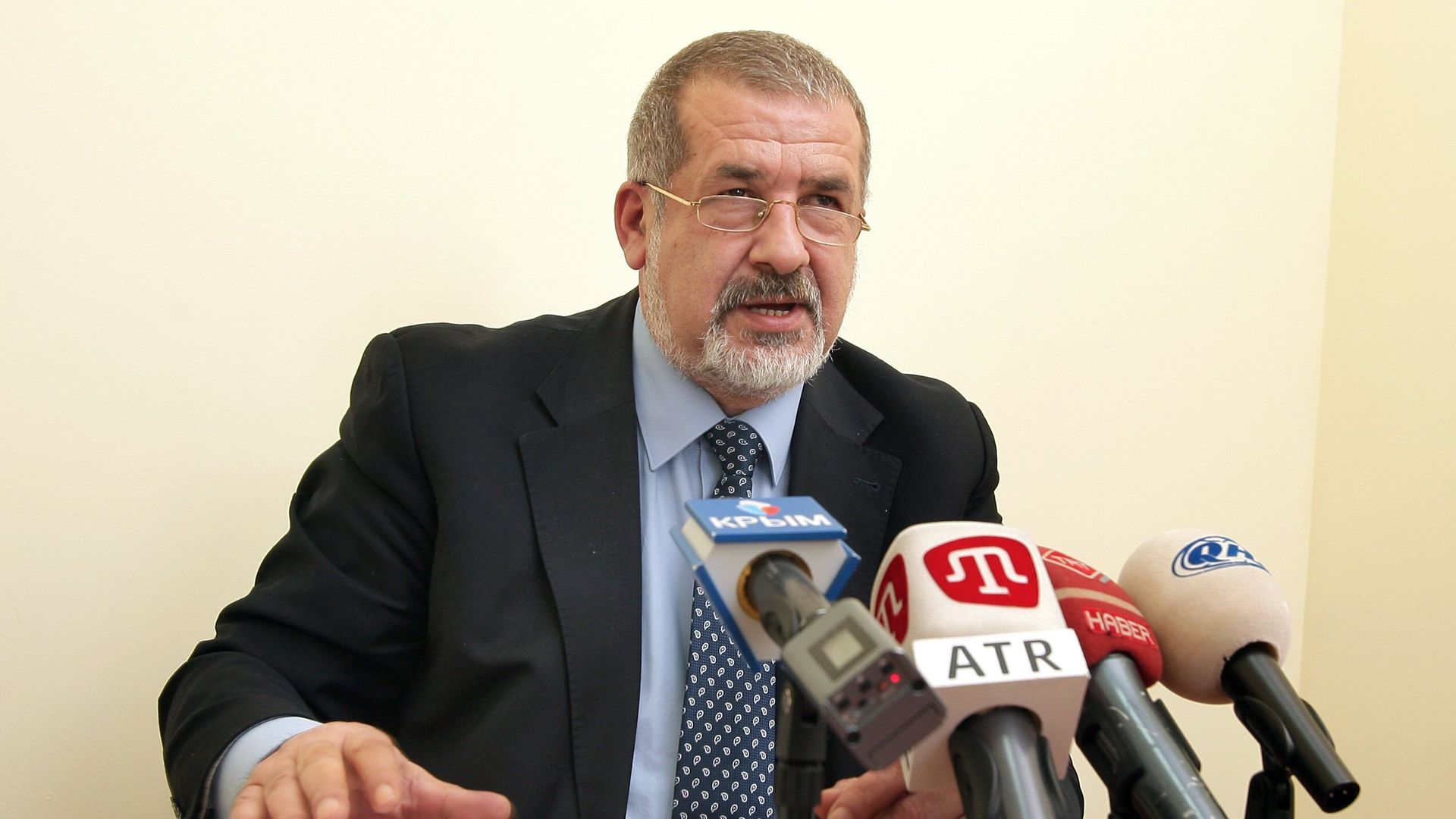 Глава Меджлиса крымско-татарского народа Рефат Чубаров Глава Меджлиса крымско-татарского народа Рефат Чубаров - РИА Новости, 1920, 01.04.2020