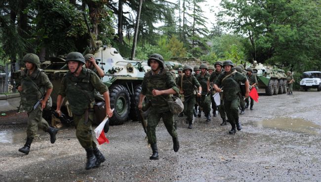 Российская военная база в городе Гудаута Республики Абхазия. Архивное фото Российская военная база в городе Гудаута Республики Абхазия. Архивное фото
