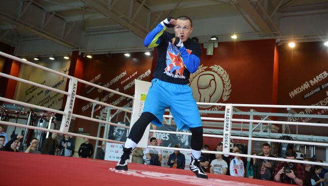 Чемпион мира в первом тяжелом весе по версии WBA Денис Лебедев
