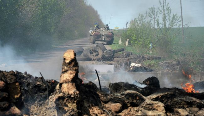 Украинское подразделение отошло от блокпоста под Славянском Украинское подразделение отошло от блокпоста под Славянском