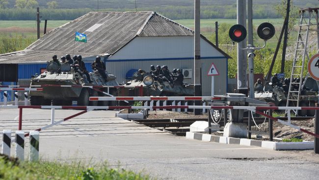 Украинские военнослужащие в окрестностях Славянска Украинские военнослужащие в окрестностях Славянска