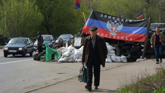 Блокпост на выезде из Краматорска в сторону Славянска Блокпост на выезде из Краматорска в сторону Славянска
