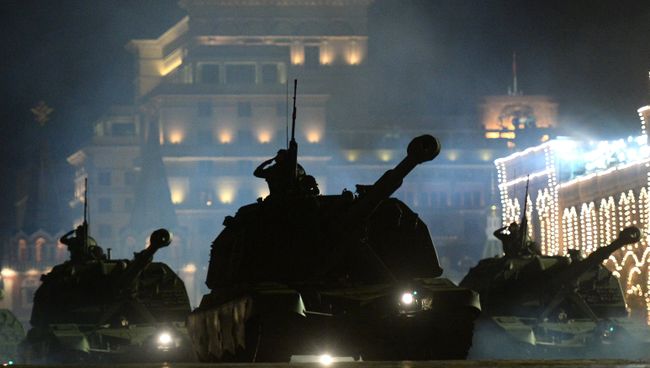 Репетиция военного парада на Красной площади в Москве. Архивное фото Репетиция военного парада на Красной площади в Москве. Архивное фото