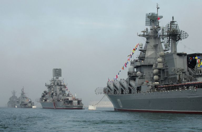 Парад кораблей Черноморского Флота России в Севастополе Парад кораблей Черноморского Флота России в Севастополе