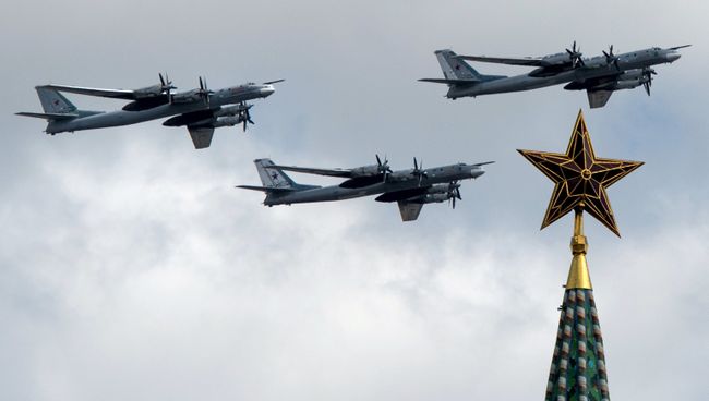 Репетиция воздушной части Парада Победы. Архивное фото Репетиция воздушной части Парада Победы. Архивное фото