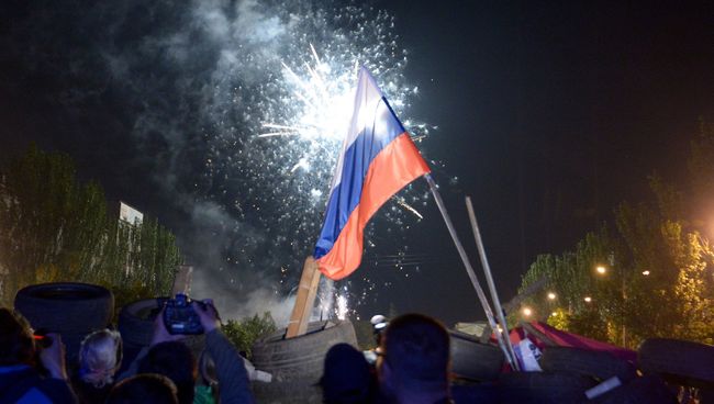 Концерт и митинг, посвященный референдуму о статусе Донецкой республики