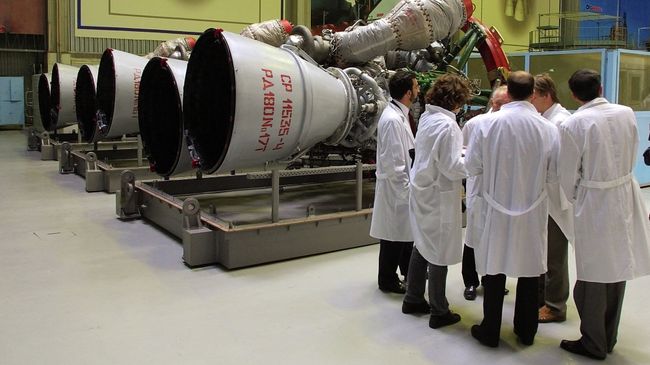 Ракетные двигатели РД-180. Архивное фото