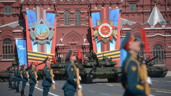 Военный парад, посвященный 69-й годовщине Победы в Великой Отечественной войне. Архивное фото Военный парад, посвященный 69-й годовщине Победы в Великой Отечественной войне. Архивное фото