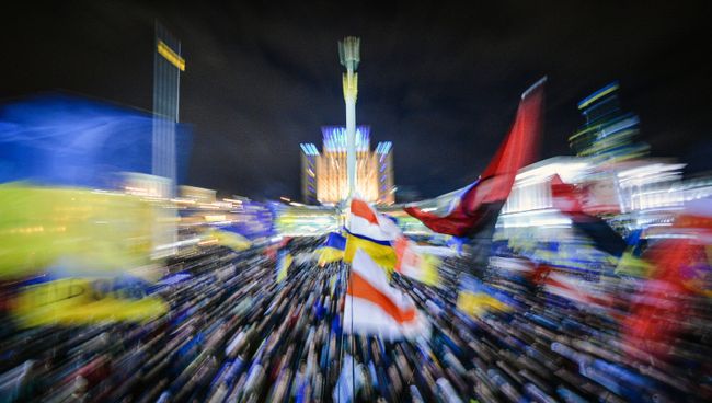 Сторонники евроинтеграции Украины на площади Независимости в Киеве. Архивное фото Сторонники евроинтеграции Украины на площади Независимости в Киеве. Архивное фото