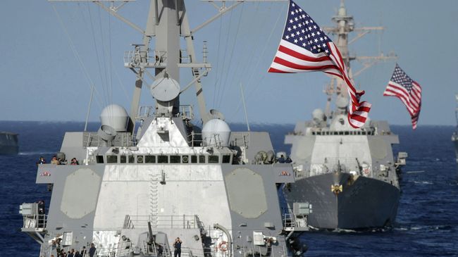 Ракетные эсминцы ВМС США в Тихом океане. Архивное фото Ракетные эсминцы ВМС США в Тихом океане. Архивное фото