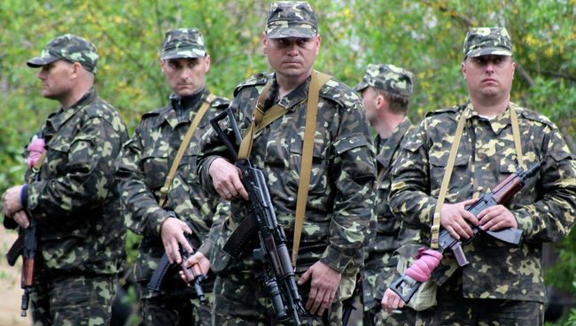 Украинские военнослужащие в Мариуполе. Архивное фото
