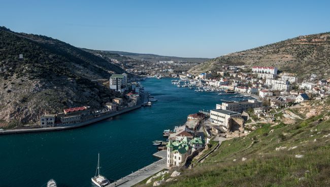 Вид города Балаклавы и Балаклавской бухты