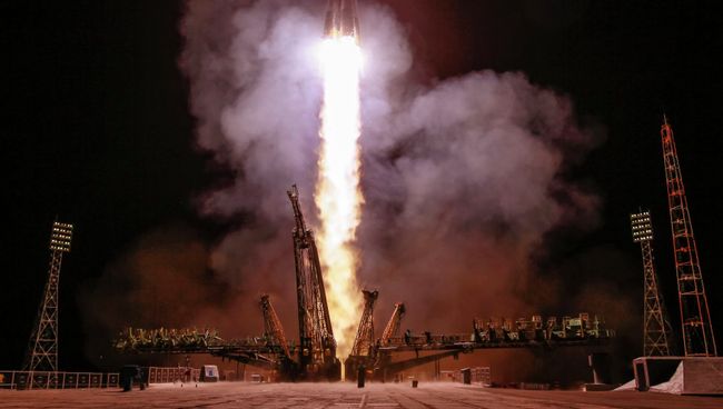 Старт пилотируемого корабля Союз ТМА-13М с космодрома Байконур Старт пилотируемого корабля Союз ТМА-13М с космодрома Байконур