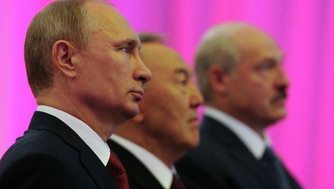 Рабочий визит В.Путина в Астану для участия в заседании Евразийского экономического совета. Архивное фото