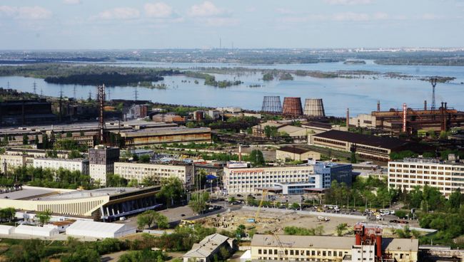 Вид на металлургический завод Красный октябрь. Архивное фото