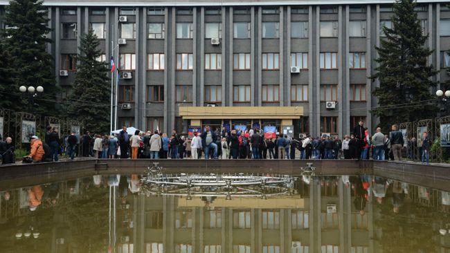 Здание Макеевского городского совета Донецкой области. Архивное фото Здание Макеевского городского совета Донецкой области. Архивное фото