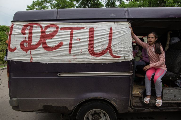 Дети в автомобиле в Славянске