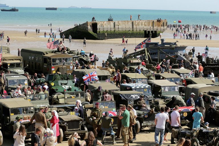 Выставка военной техники по случаю 70-летия высадки союзников в Нормандии Выставка военной техники по случаю 70-летия высадки союзников в Нормандии