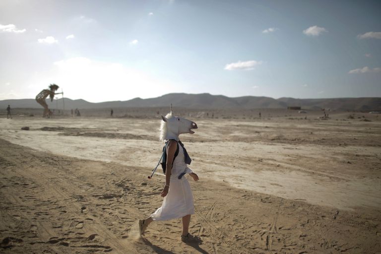 Фестиваль Burning man в пустыне Негев, Израиль Фестиваль Burning man в пустыне Негев, Израиль