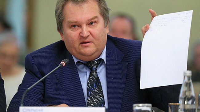 Депутат фракции Справедливая Россия Михаил Емельянов. Архивное фото Депутат фракции Справедливая Россия Михаил Емельянов. Архивное фото