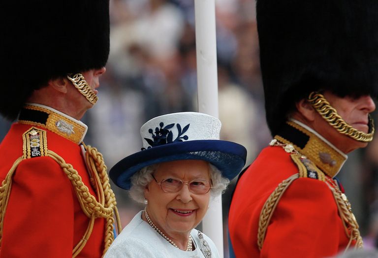 Королева Великобритании Елизавета II на церемонии Trooping The Colour Королева Великобритании Елизавета II на церемонии Trooping The Colour