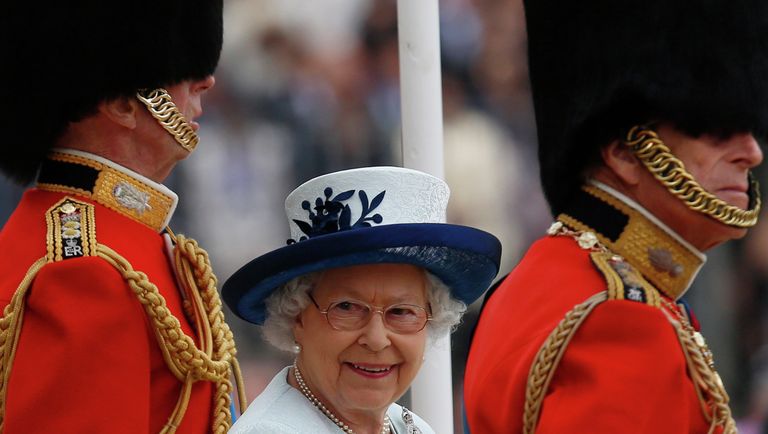 Королева Великобритании Елизавета II на церемонии Trooping The Colour Королева Великобритании Елизавета II на церемонии Trooping The Colour