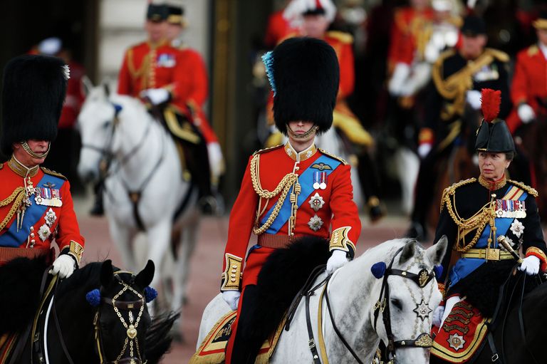 Гвардейцы на церемонии Trooping The Colour Гвардейцы на церемонии Trooping The Colour