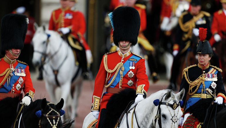 Гвардейцы на церемонии Trooping The Colour Гвардейцы на церемонии Trooping The Colour