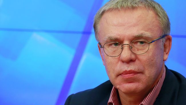 Член Совета Федерации РФ Вячеслав Фетисов, архивное фото Член Совета Федерации РФ Вячеслав Фетисов, архивное фото