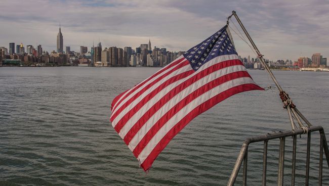 Флаг США. Архивное фото Флаг США. Архивное фото