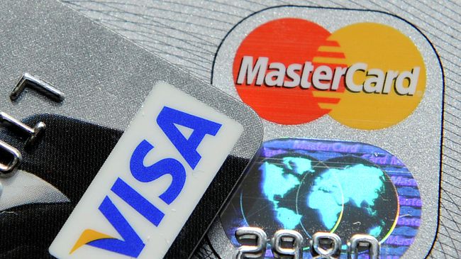 Платежные системы Visa и MasterCard. Архивное фото Платежные системы Visa и MasterCard. Архивное фото