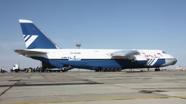 Самолет Ан-124-100 Руслан. Архивное фото