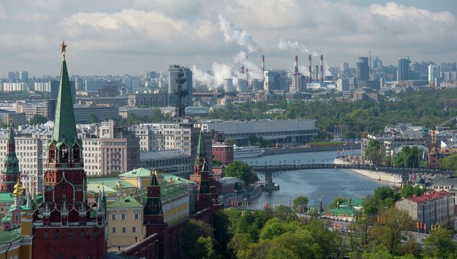 Вид на башни Московского Кремля Вид на башни Московского Кремля