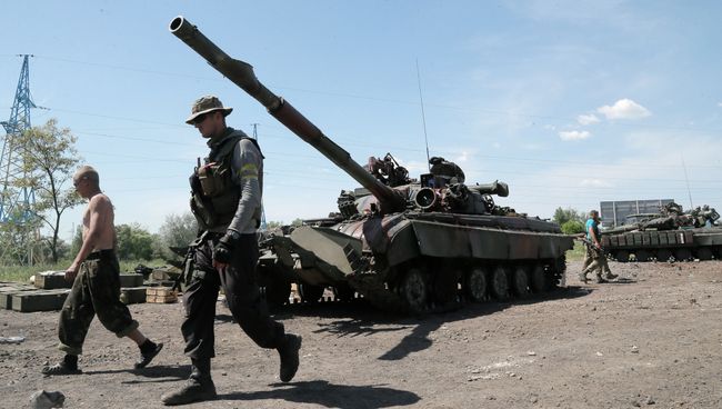 Украинская военная техника на востоке Украины. Архивное фото