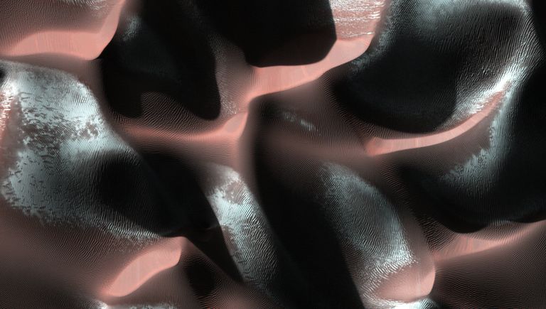 Снимок поверхности Марса, сделанный камерой HiRise Снимок поверхности Марса, сделанный камерой HiRise