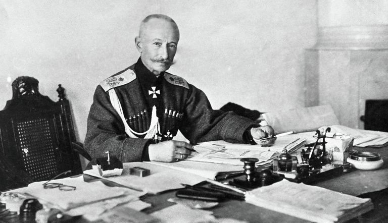 Военачальник, генерал от кавалерии Алексей Алексеевич Брусилов. 1916 год Военачальник, генерал от кавалерии Алексей Алексеевич Брусилов. 1916 год
