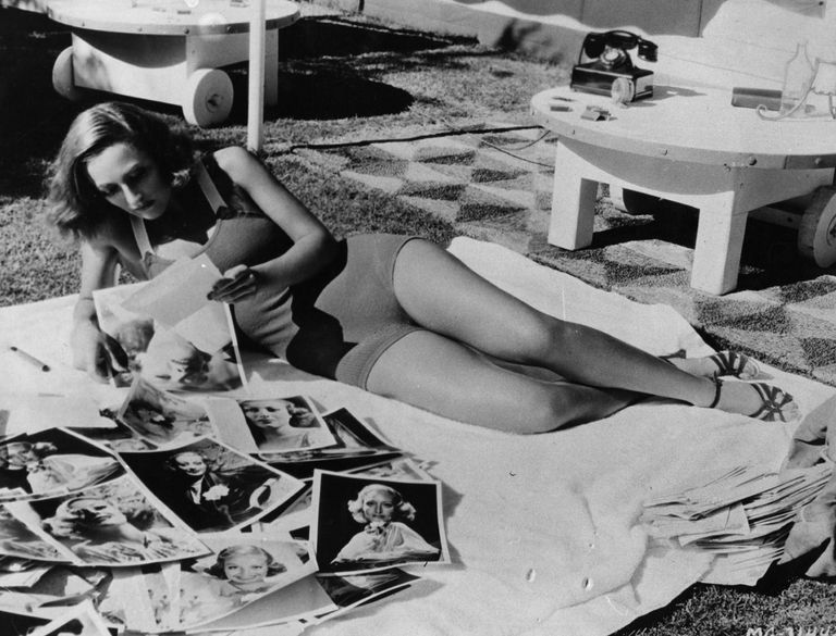 Американская актриса немого и звукового кино Джоан Кроуфорд на отдыхе. 1933 год Американская актриса немого и звукового кино Джоан Кроуфорд на отдыхе. 1933 год