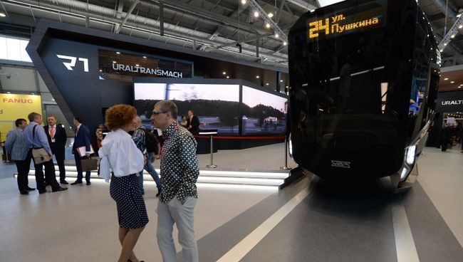 Трамвай R1 компании УВЗ на Международной промышленной выставке Иннопром в Екатеринбурге Трамвай R1 компании УВЗ на Международной промышленной выставке Иннопром в Екатеринбурге