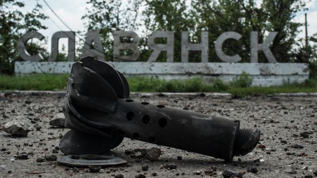 Славянск после боев украинской армии с ополченцами, архивное фото Славянск после боев украинской армии с ополченцами, архивное фото