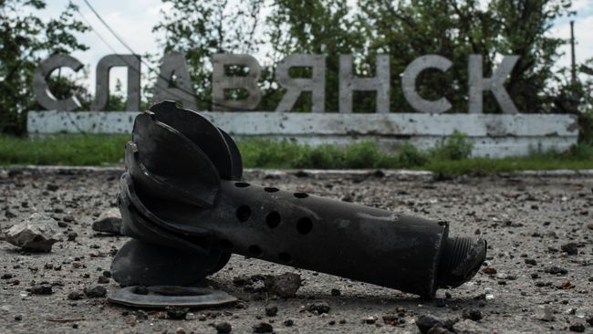 Славянск после боев украинской армии с ополченцами, архивное фото Славянск после боев украинской армии с ополченцами, архивное фото